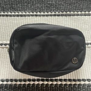 Lululemon Everywhere Belt Bag 1L
